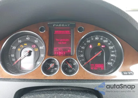 2008 Volkswagen Passat Lux z USA, uszkodzony, nr VIN WVWEK73C28P044423